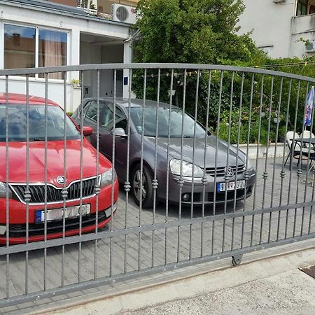 Apartments Centar - Mirjana Makarska Bagian luar foto