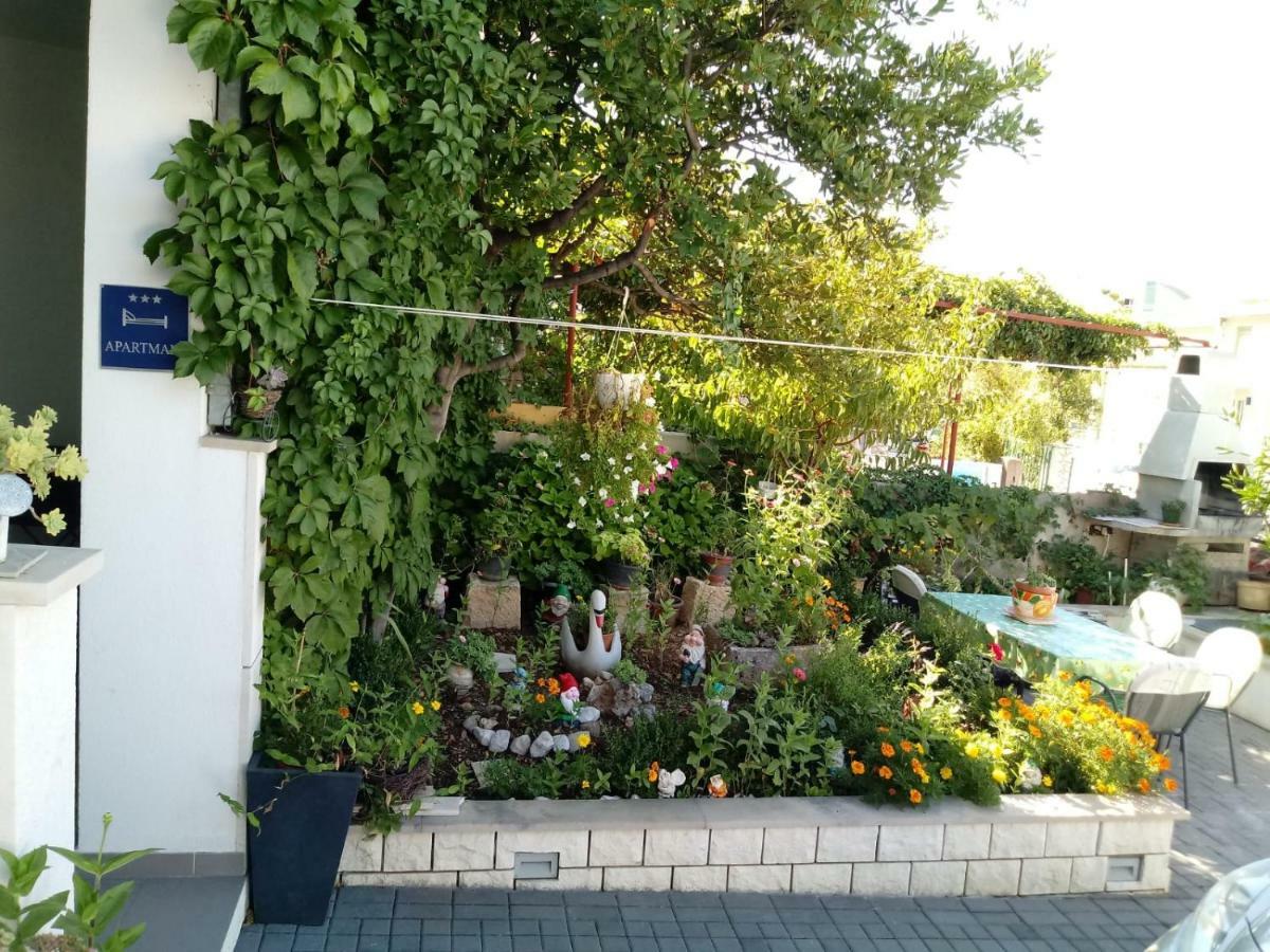 Apartments Centar - Mirjana Makarska Bagian luar foto