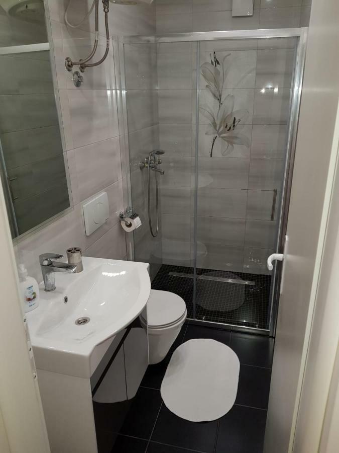 Apartments Centar - Mirjana Makarska Bagian luar foto
