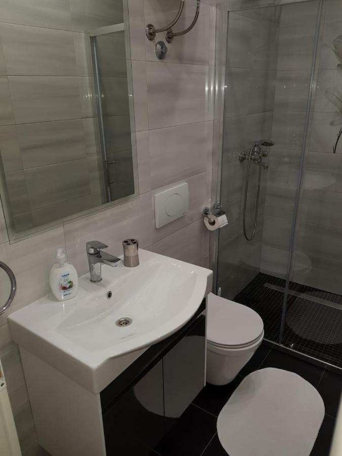 Apartments Centar - Mirjana Makarska Bagian luar foto