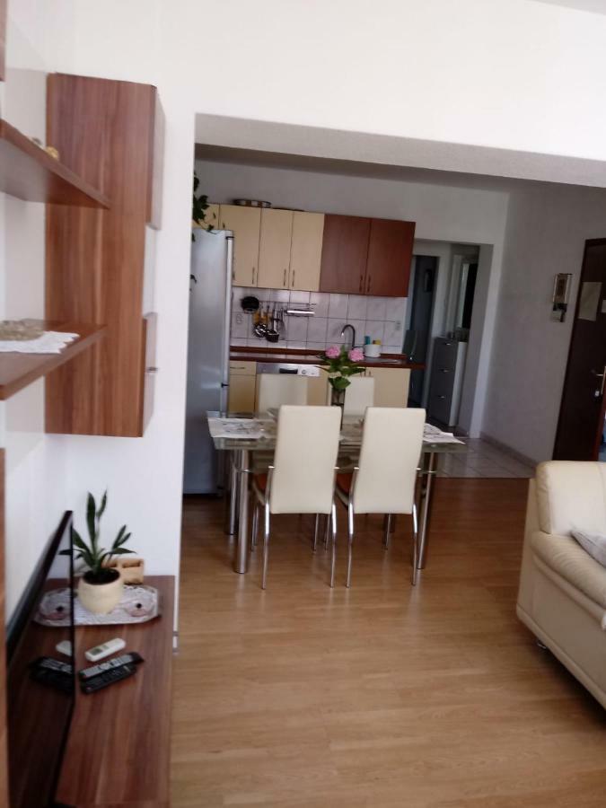 Apartments Centar - Mirjana Makarska Bagian luar foto