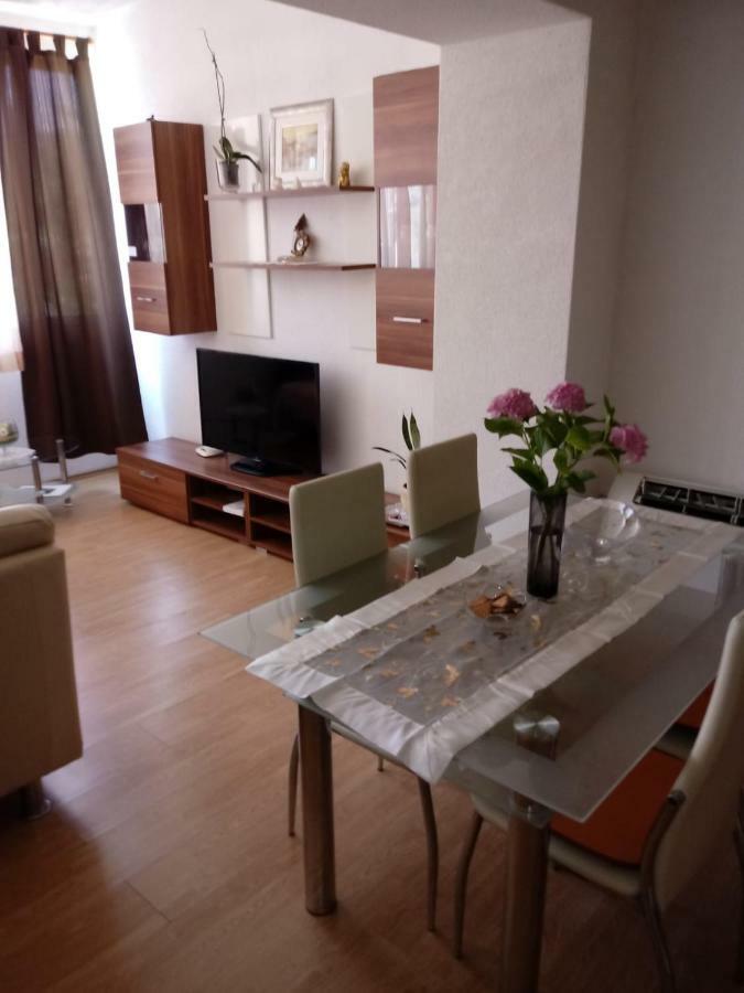 Apartments Centar - Mirjana Makarska Bagian luar foto