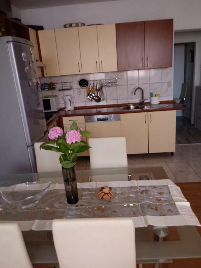 Apartments Centar - Mirjana Makarska Bagian luar foto