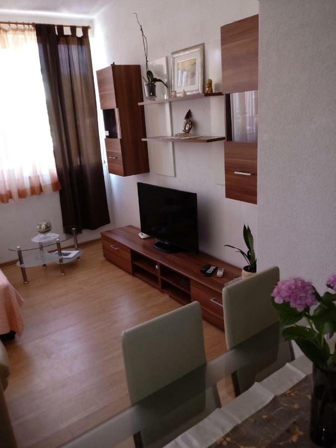 Apartments Centar - Mirjana Makarska Bagian luar foto