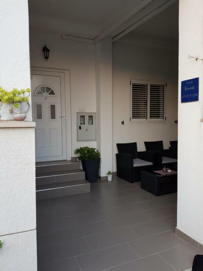 Apartments Centar - Mirjana Makarska Bagian luar foto